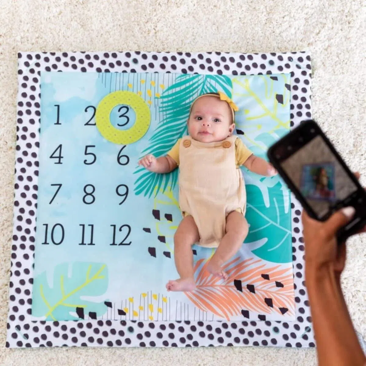 Infantino Milestones & Memories Twist and Fold Gym - Collapsible 4-in-1 Play Mat Stimulating, with 4 Modes and 4 Additional Sensory Toys for Infants and Toddlers, Multicoloured