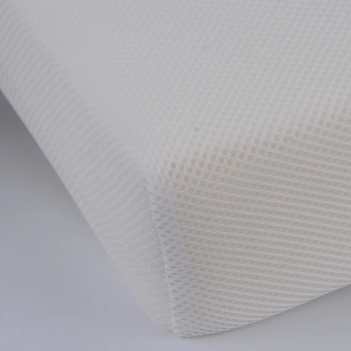 PEKITAS - Materac mini do łóżeczka 60 x 80 cm, erogonomiczny pokrowiec 3D oddychający, zapobiegający zaparowaniu z nadającym się do prania zamkiem, wnętrze z białej pianki, wyprodukowano w Hiszpanii